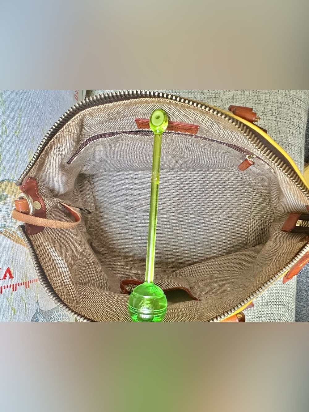 Classic Dooney and Bourke Vacchetta Leather Satchel - Picture 9 of 16